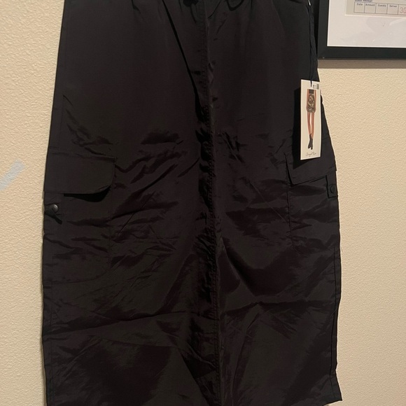 Angel Kiss Black Ruched Pencil Midi Skirt size large - Picture 2 of 6